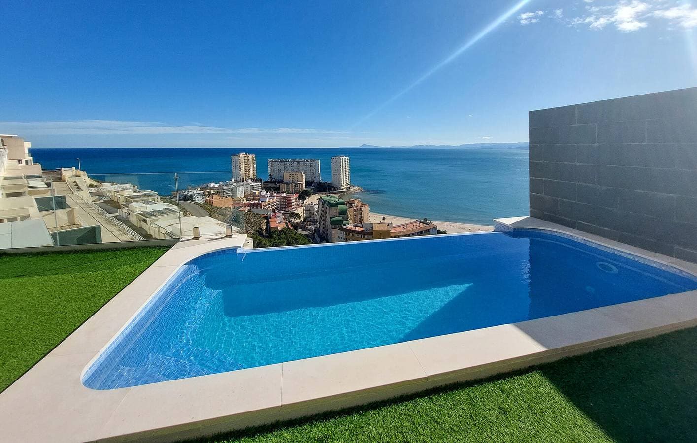 Foto 8 von 26: Apartment mit Meerblick, Pool und Parkplatz