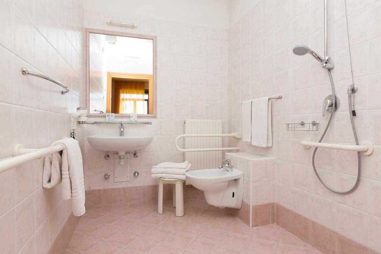 Foto 5 von 15: Double or Twin Room