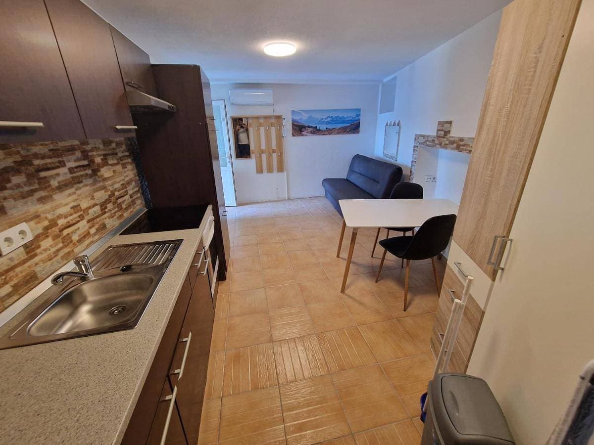Emilie summer apartment 1