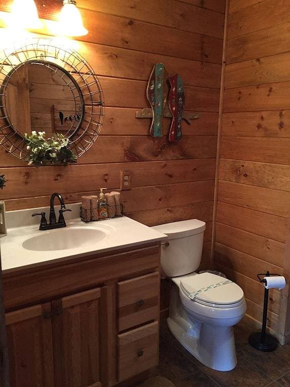 Private Riverfront 3-Bett / 2 Bad Haus auf dem Oconaluftee Fluss! Private Dock! 1