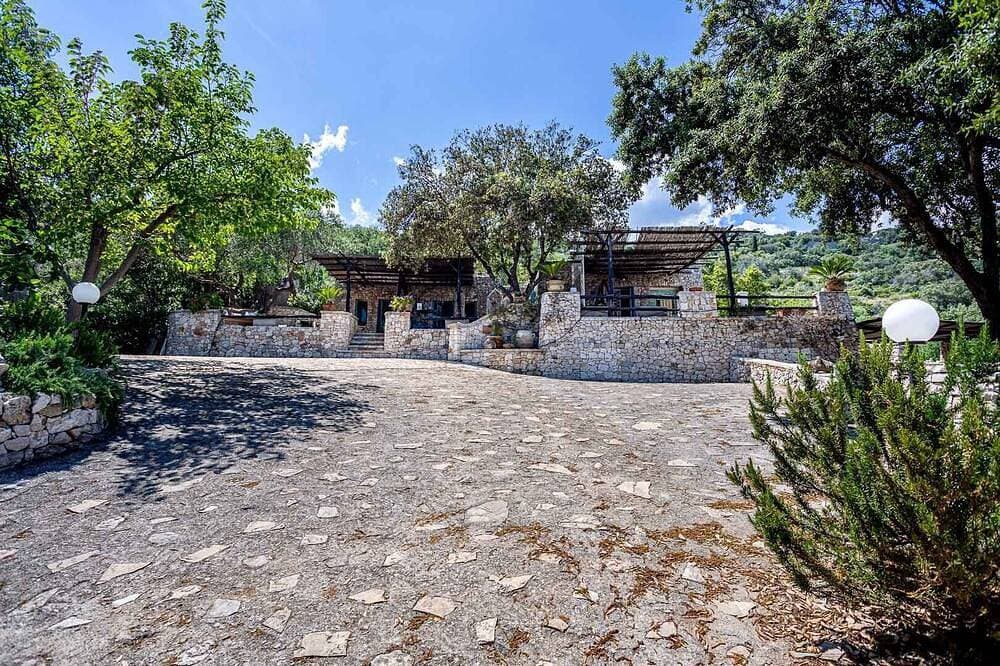 Foto 6 von 30: Mareblu, Trullo mit herrlicher Veranda mit Blick auf das Meer in der Franchina