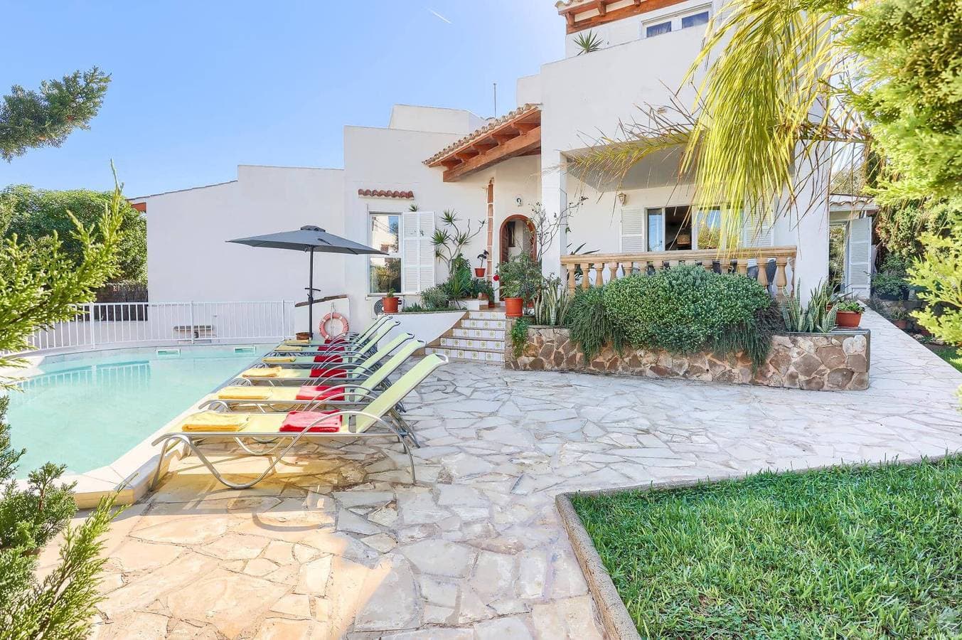 Foto 12 von 21: Villa für 6 Personen mit Garten