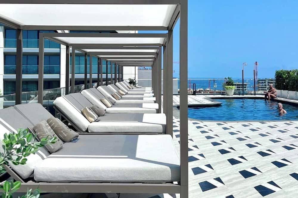 Mercury Suite Bright w/Pool access by ArcoCollection 1