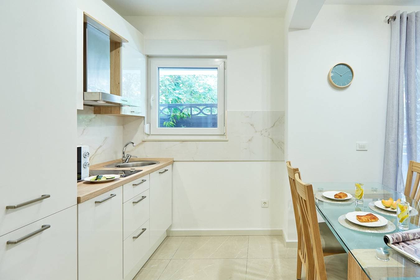 Foto 13 von 32: Ferienwohnung für 4 Personen mit Balkon
