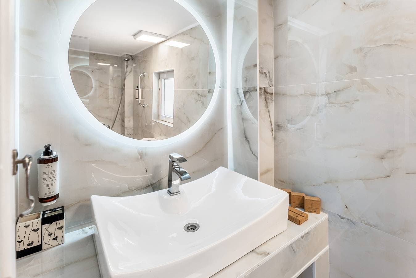 Foto 13 von 33: Apartment 'Doliva Anthi' mit privatem Whirlpool, Bergblick, WLAN und Klimaanlage