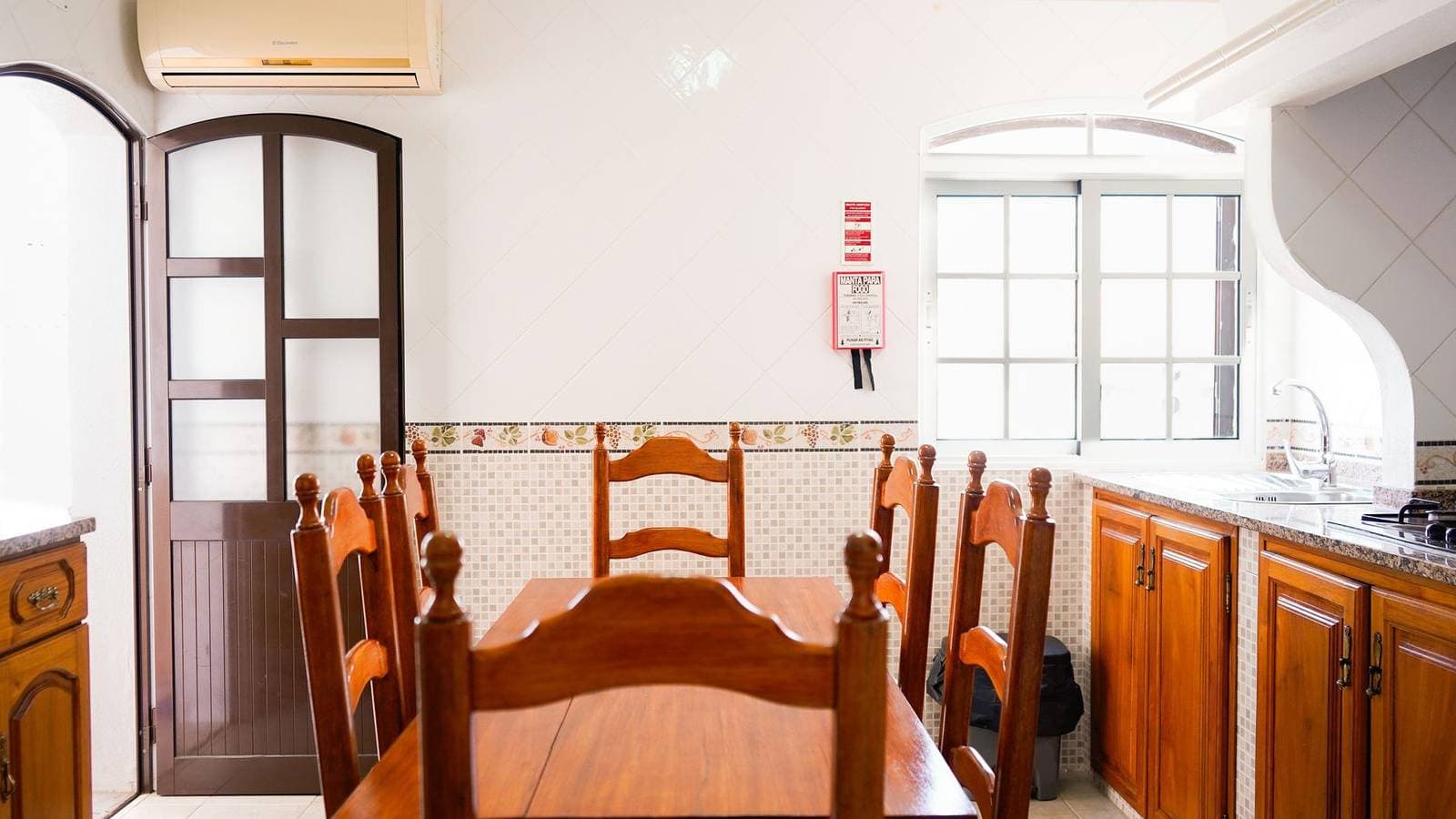 Foto 10 von 35: Ferienwohnung für 5 Personen mit Terrasse