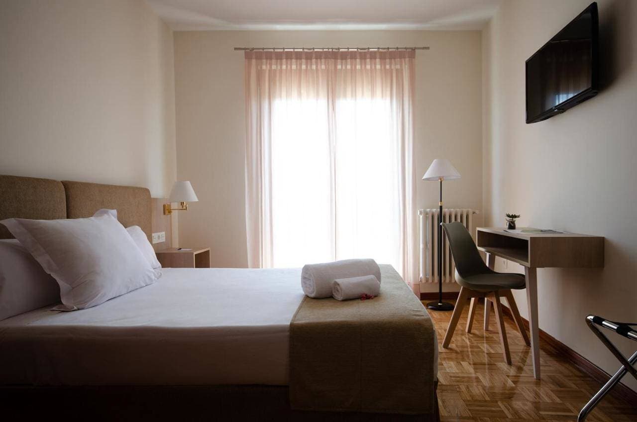 Foto 2 von 12: Double or Twin Room
