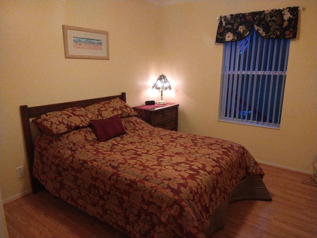 Foto 9 von 34: The Blue Nile! Your Florida Fun is Calling.  Vacation, Leisure or Business
