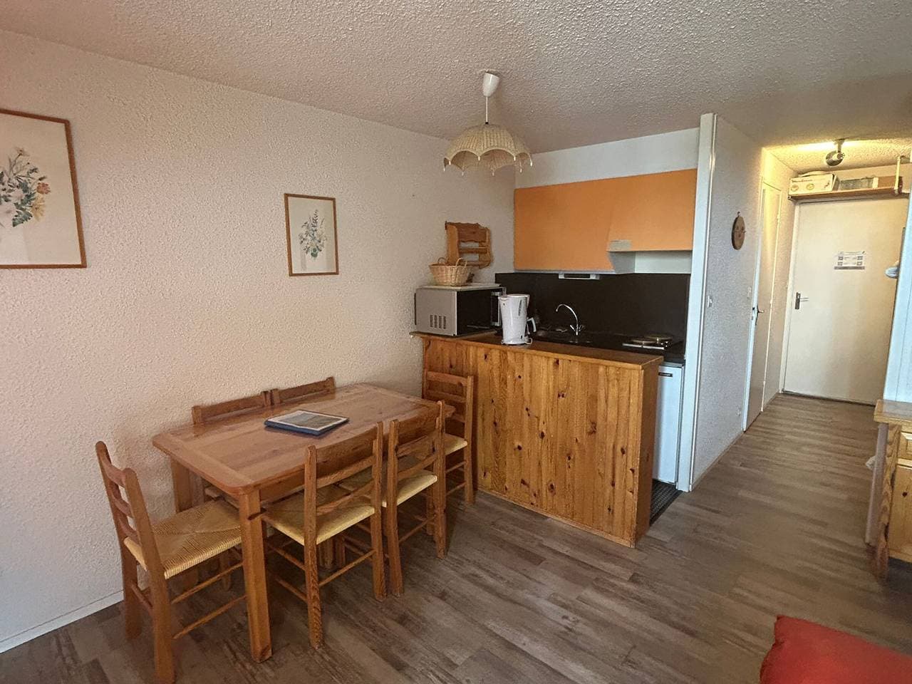 Foto 2 von 12: Studio im Zentrum von Super Besse mit Südbalkon und Parkplatz
