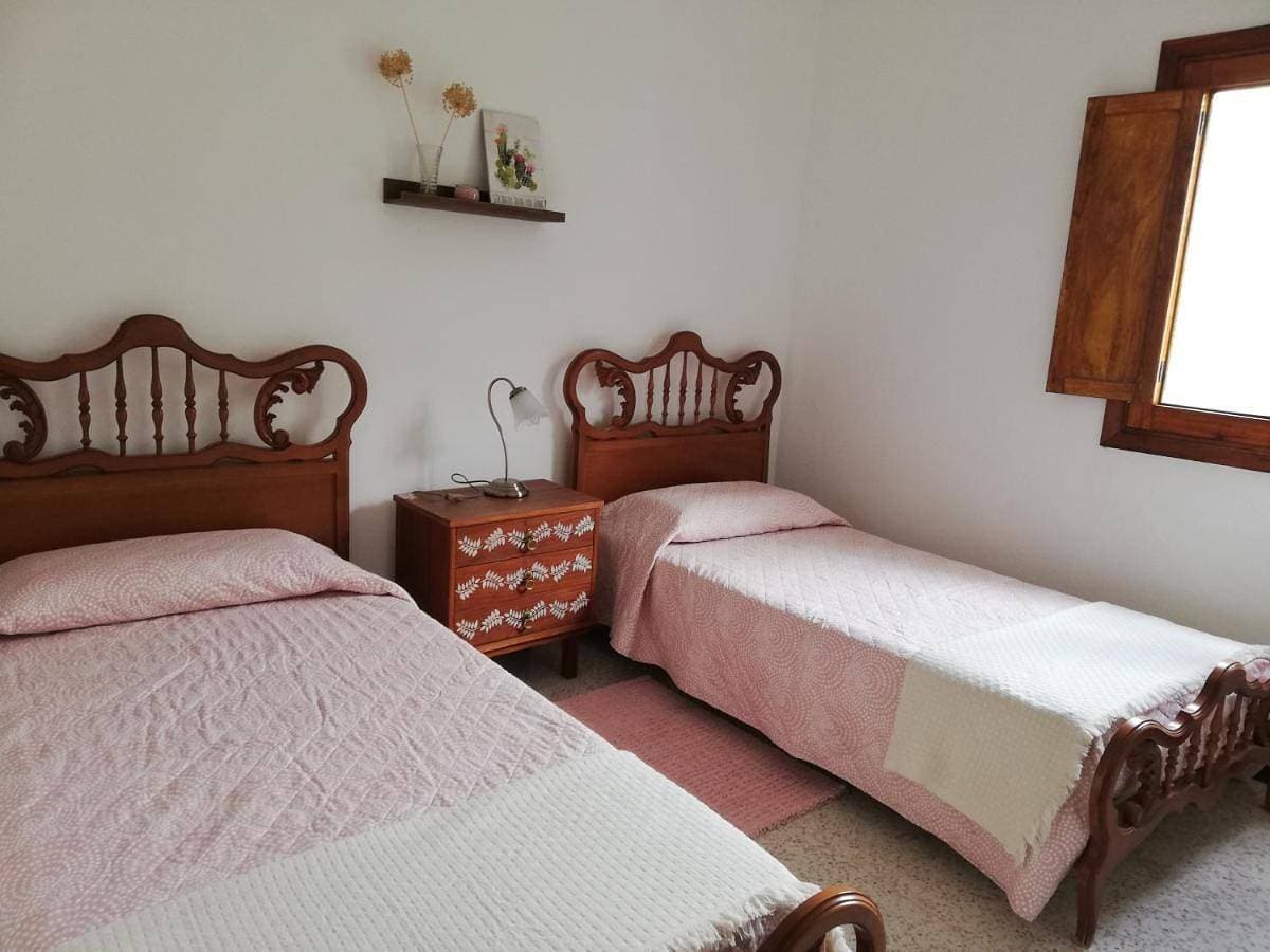 Foto 4 von 16: Three-Bedroom Apartment with Mountain View