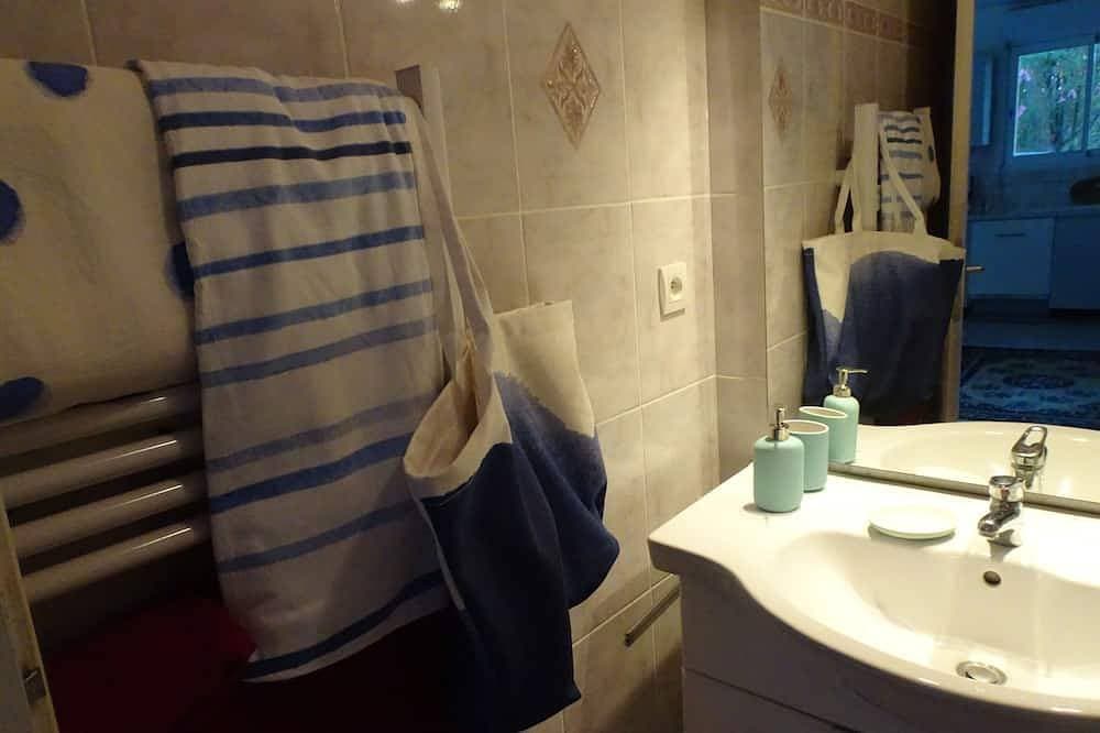 Foto 3 von 30: Ein wunderschönes Studio, Küchenzeile, Bad,Terrasse, Garten mit Grill, gr. Pool!