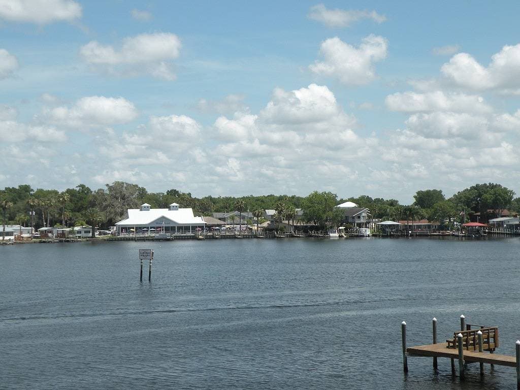 Foto 10 von 44: Ganz neu (November 2017) 3 Br, 2. 5 Ba Duplex Villa am Fluss Homosassa (160)