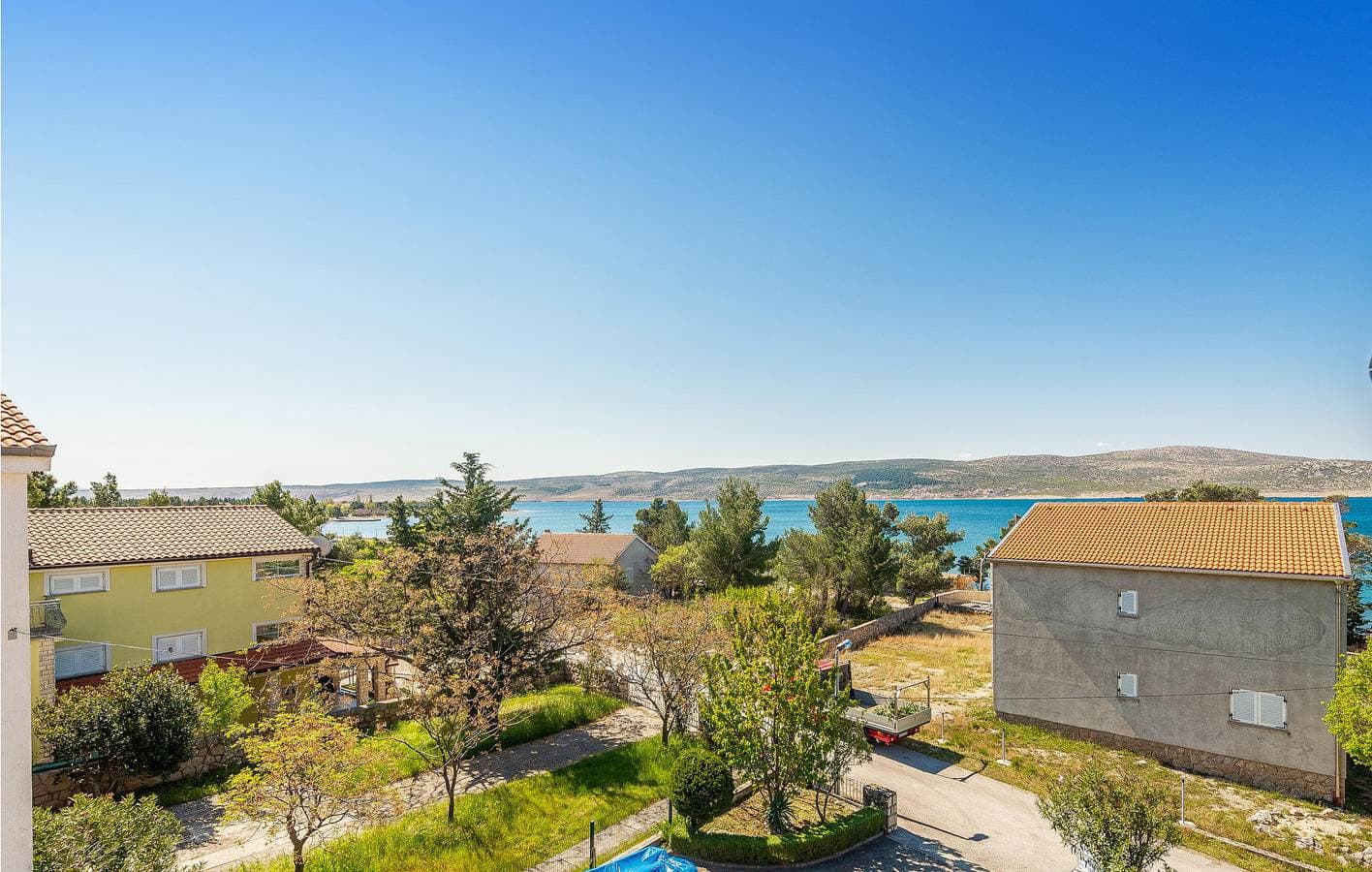 Apartment mit Meerblick, Terrasse, Küche und WLAN – 1 km zum Strand 1