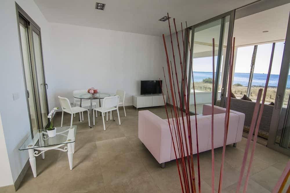 Sweet Home S'estanyol - Apartment with Seaviews, Terrace, Ideal for Families 1