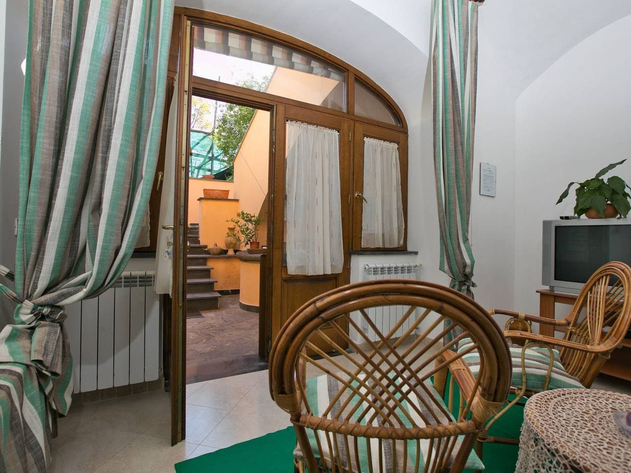 Exquisites Landhaus in Sorrent mit Garten 1