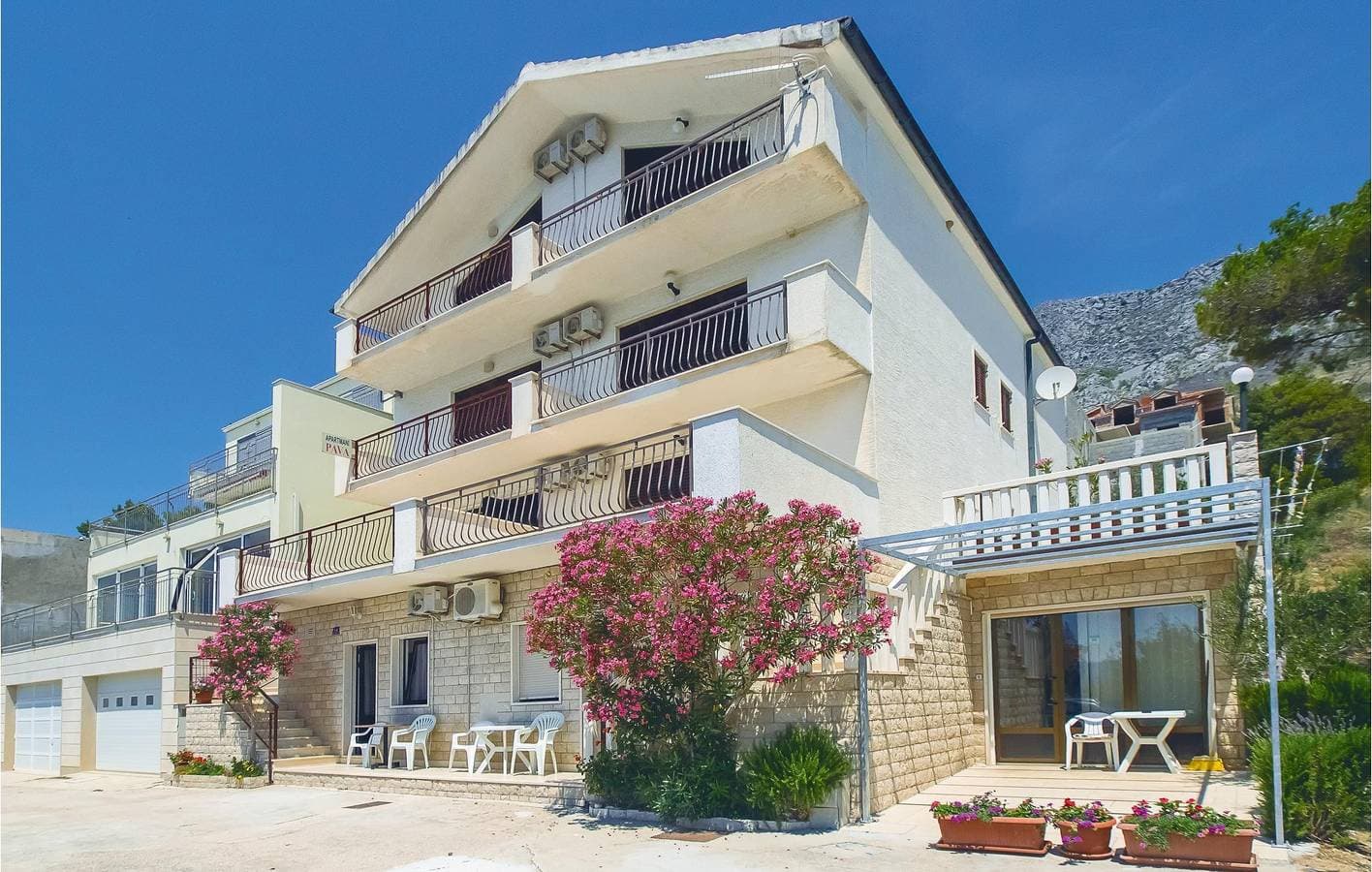 Gemütliche Ferienwohnung mit Terrasse, Klimaanlage und WLAN, 2 km vom Juto-Strand entfernt 1