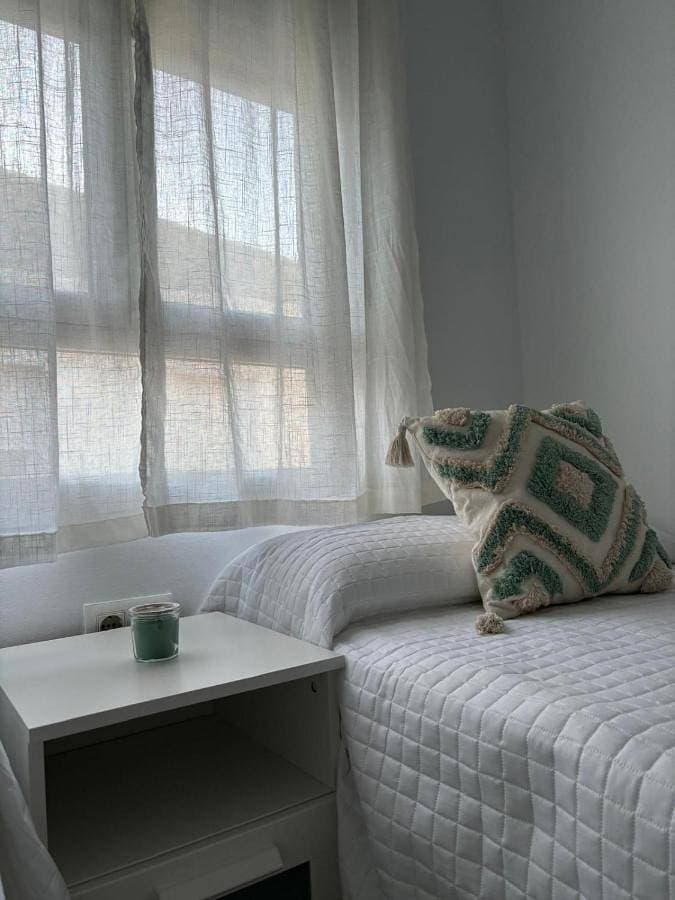 Foto 2 von 13: Two-Bedroom Apartment