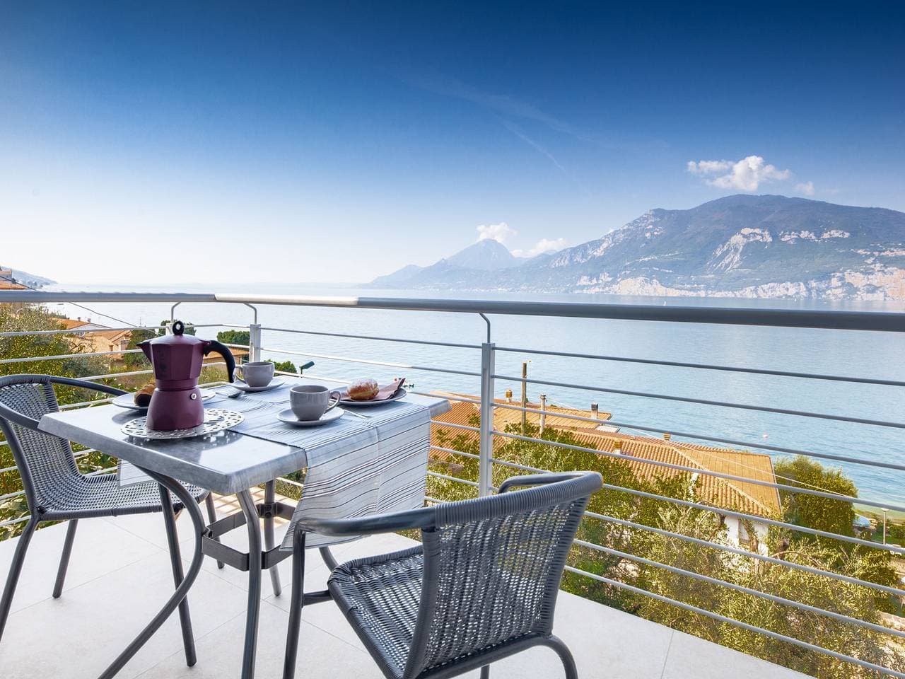 Modernes, schönes Dreifamilienhaus La Maison Blanche 1