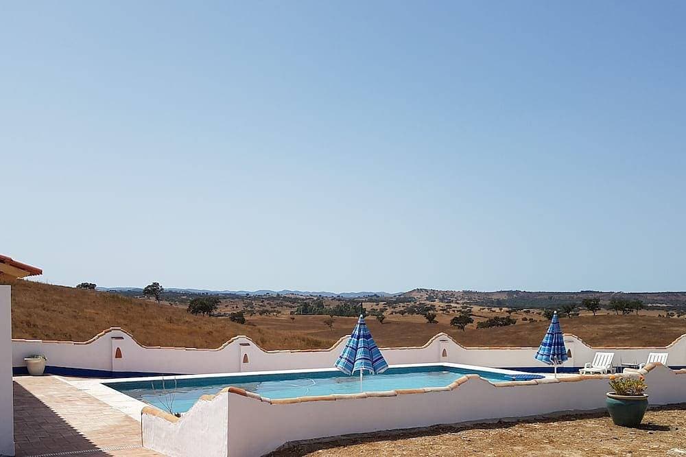 Foto 11 von 16: Spacious luxury country house. Shared pool. Fully wheelchair accessible