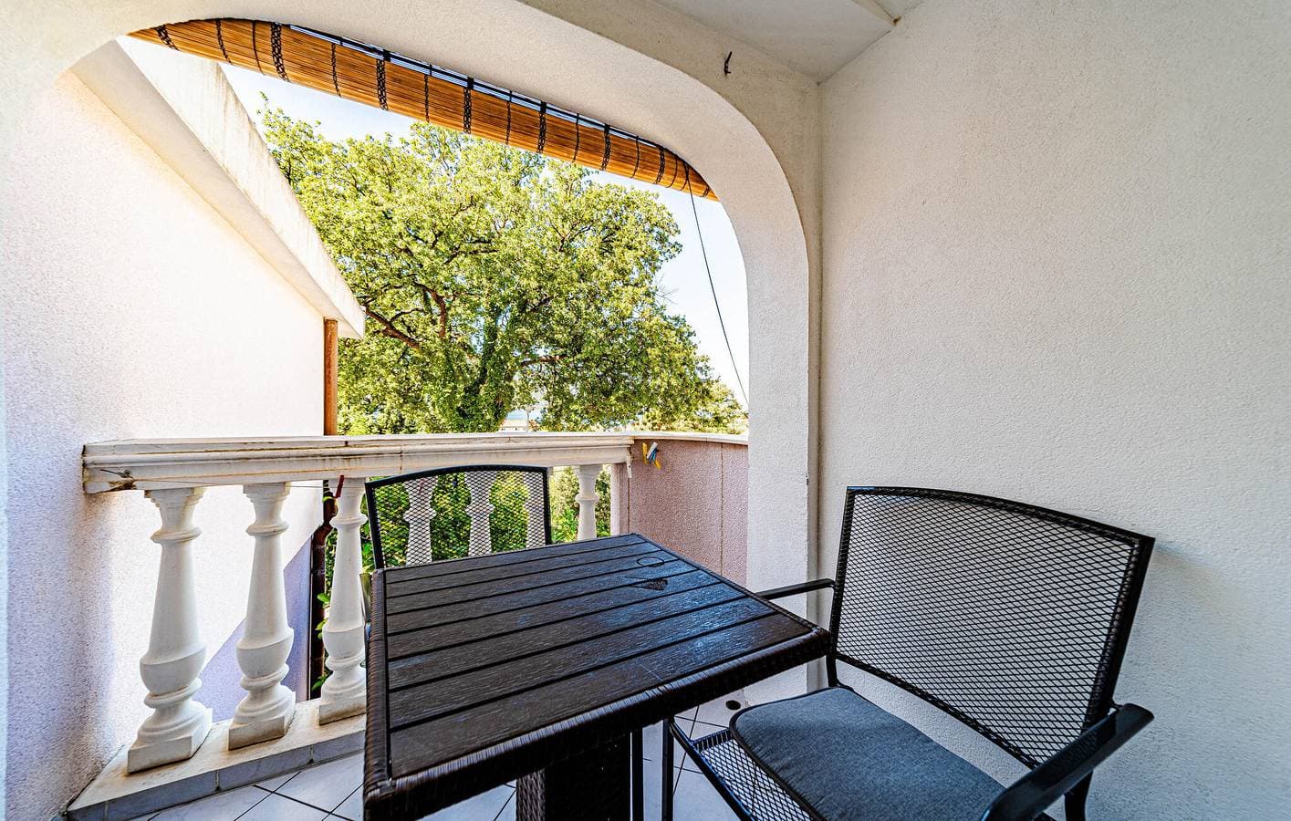 Foto 2 von 17: Gemütliche Ferienwohnung mit Terrasse, WLAN und Parkplatz in der Nähe des Strandes Tri Žala