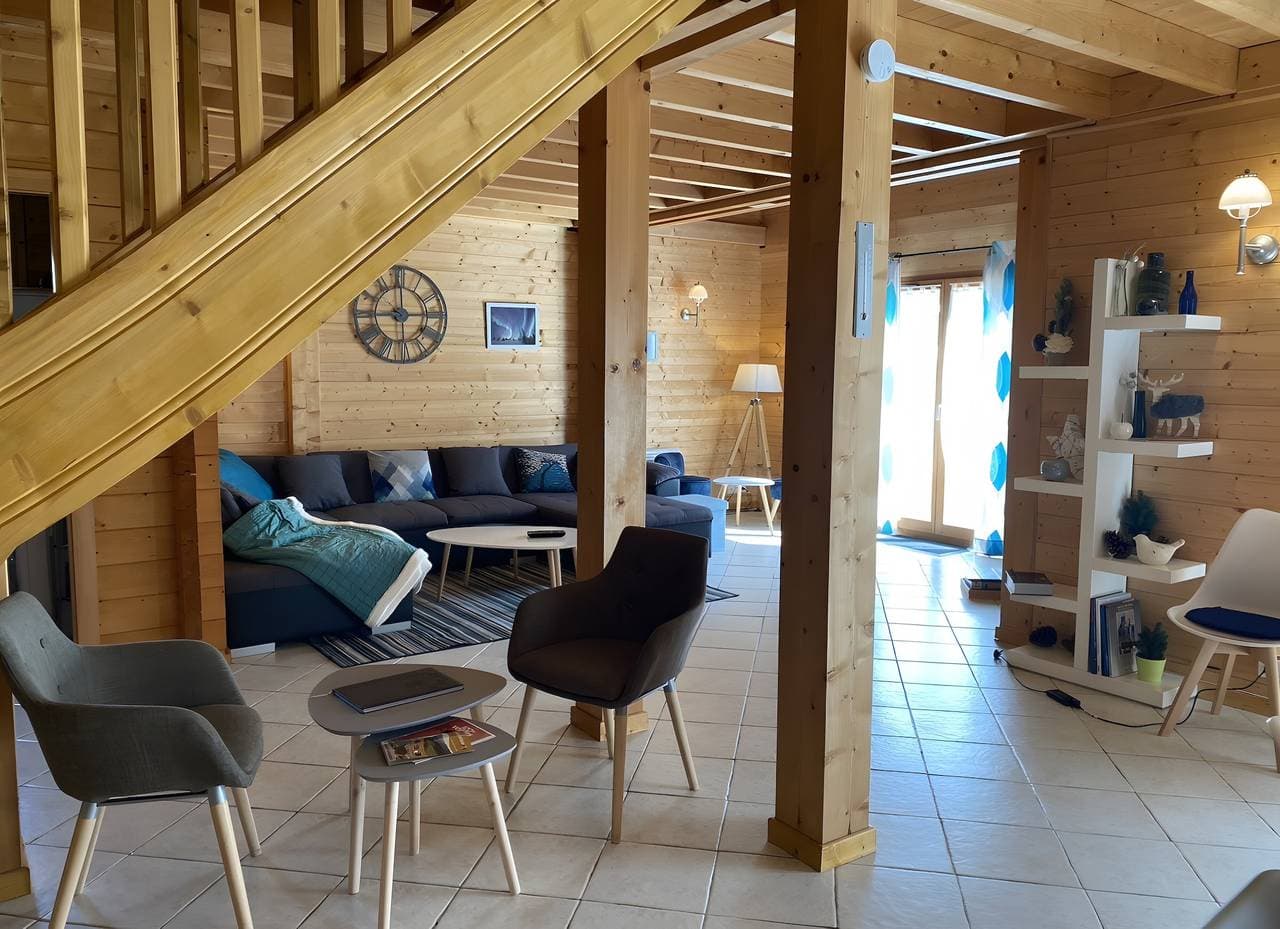 Foto 2 von 32: Chalet 'Scandinave - avec vue sur la montagne, terrasse privée et Wi-Fi'