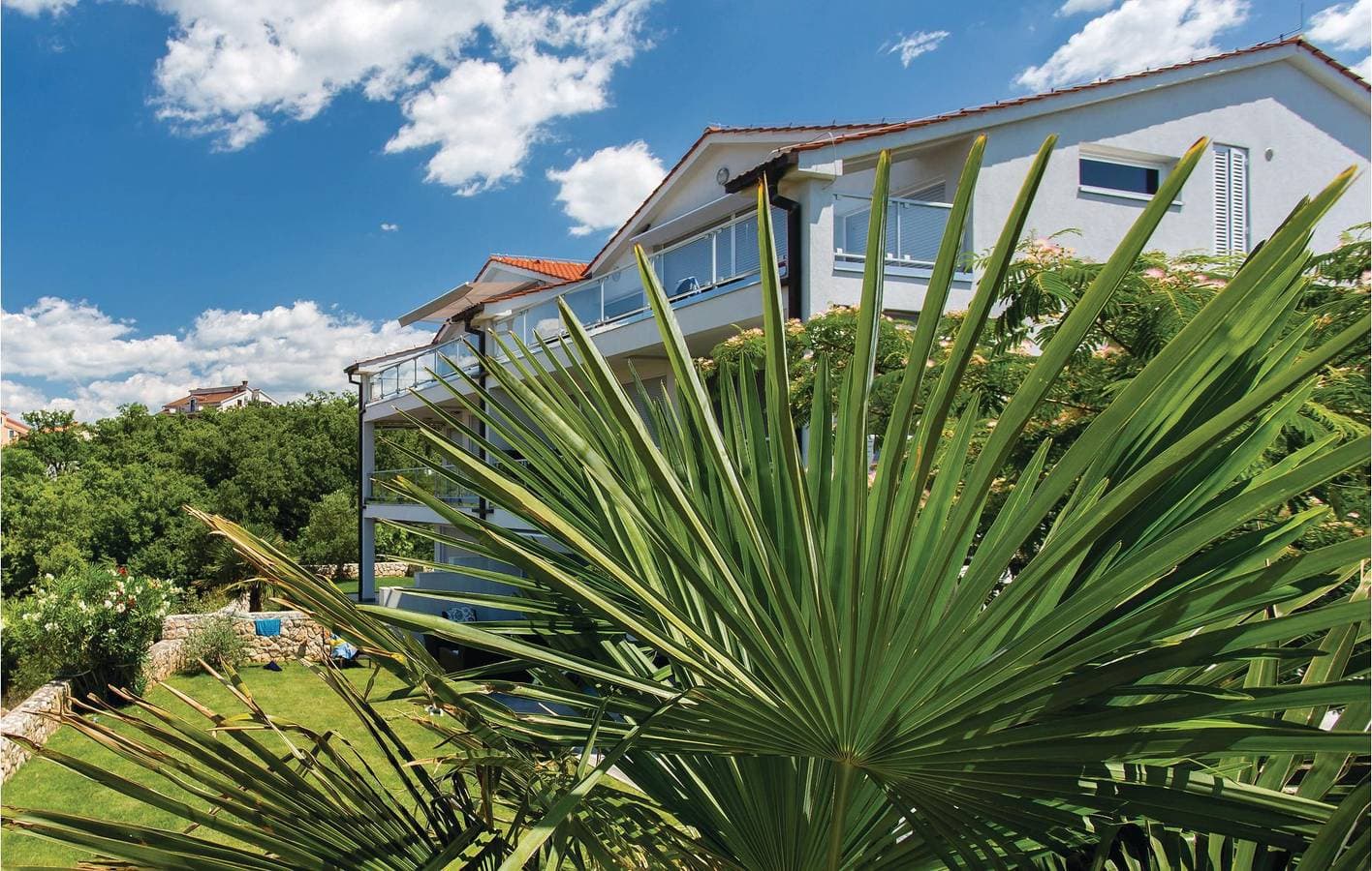 Geräumige Ferienwohnung mit 2 Schlafzimmern, WLAN und Terrasse, 2,5 km vom FKK-Strand Porat entfernt 1