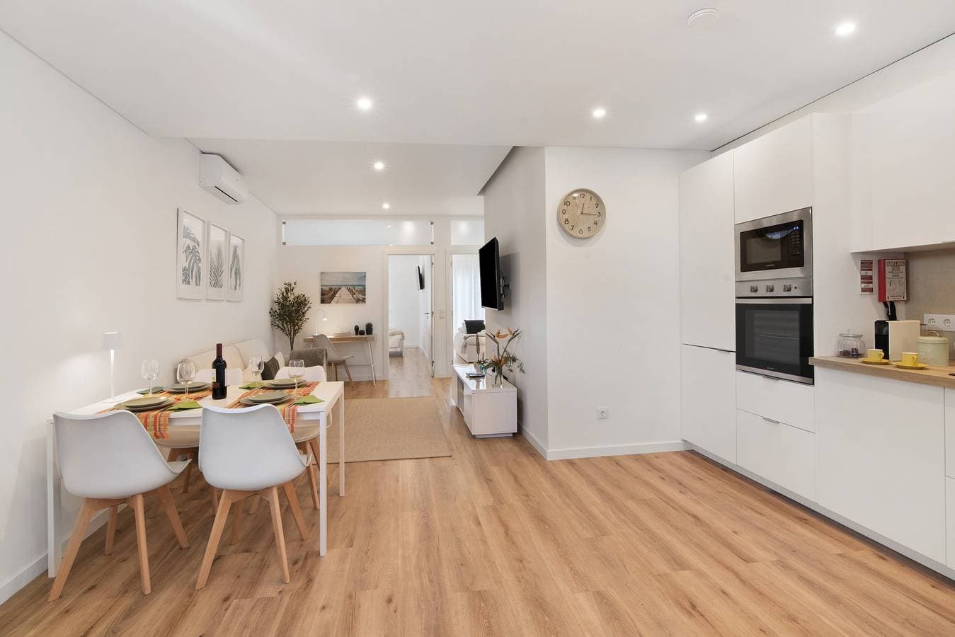 Foto 9 von 24: Ferienwohnung 'Downtown Lux' mit gemeinsamer Terrasse, Wi-Fi und Klimaanlage