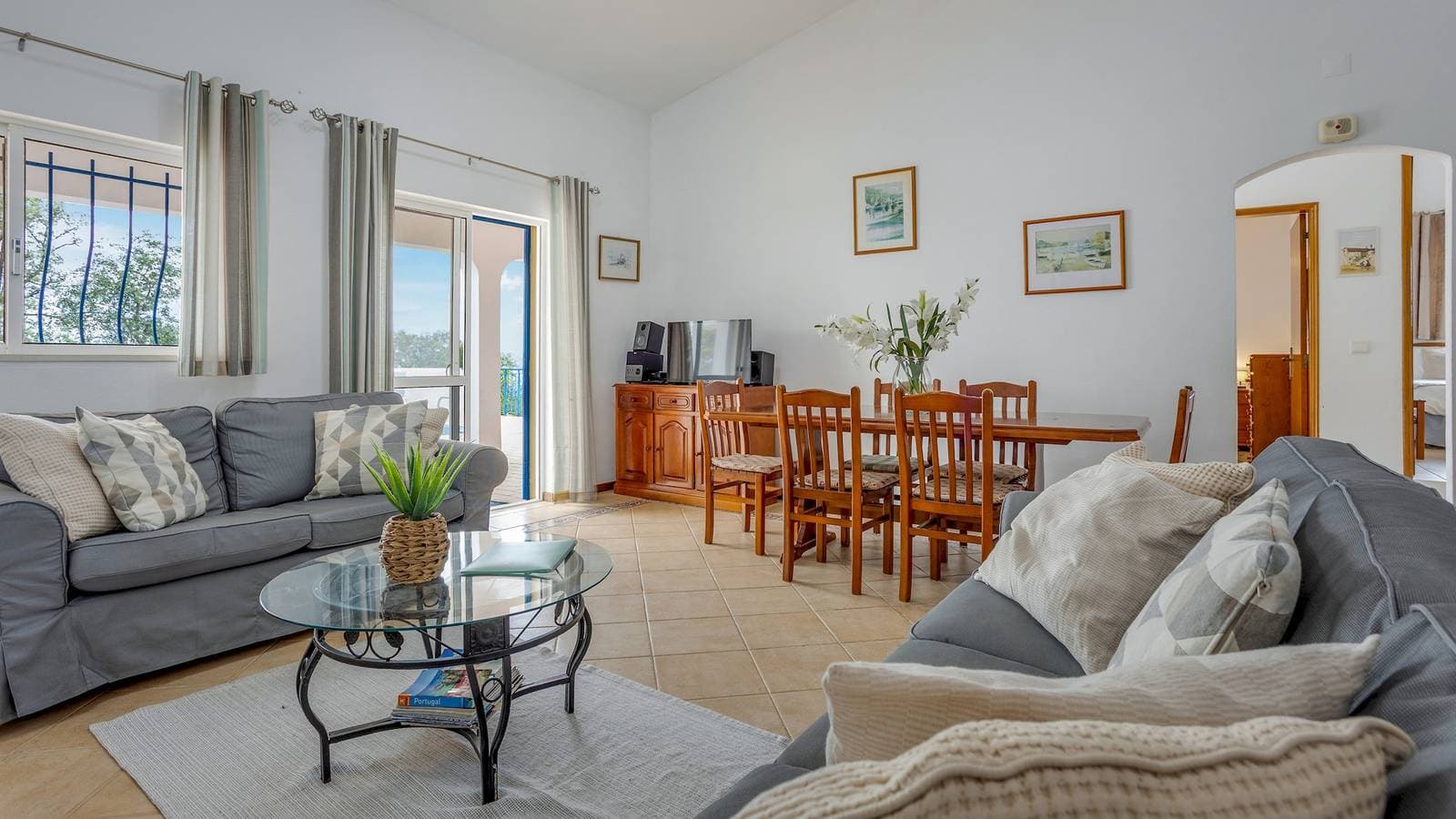 Foto 9 von 32: Villa für 6 Personen mit Terrasse