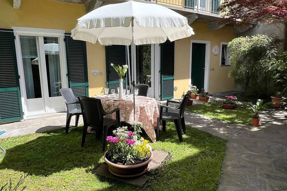 Arancio Apartment in the centre of Verbania Intra 1