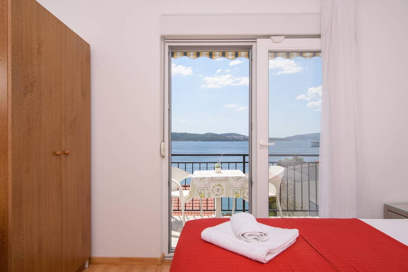 Foto 6 von 35: Ferienwohnung für 4 Personen mit Meerblick