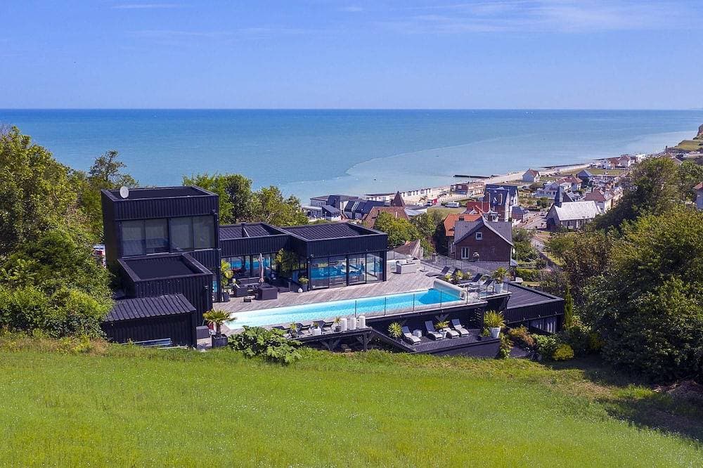 Villa mit Panoramablick auf das und Schwimmbad 1