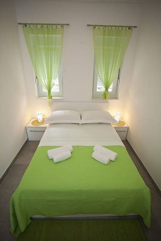 Foto 10 von 36: Ferienwohnung in Duće mit Meerblick, Terrasse, Klimaanlage, W-Lan (850-1)