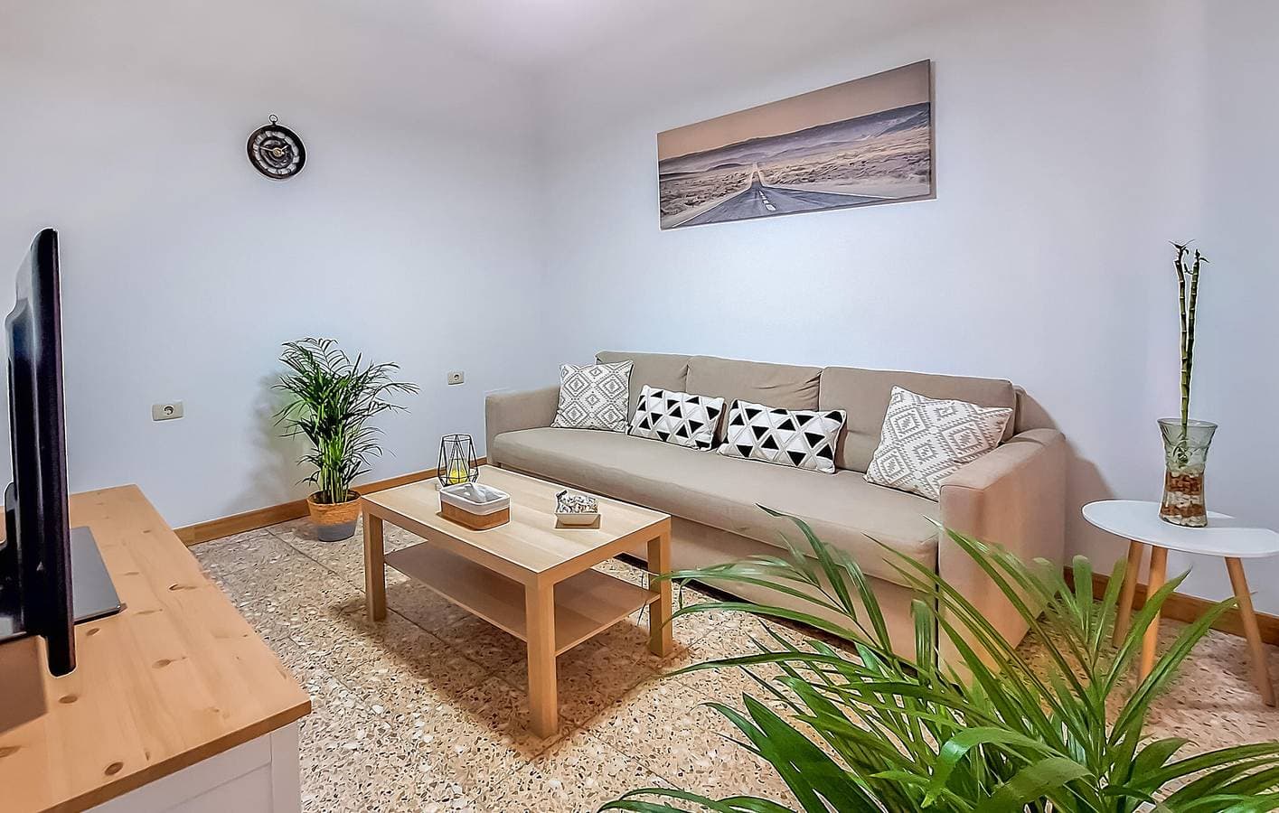 Foto 9 von 23: Strandurlaub - 90m² Apartment mit Wifi, TV & Küche