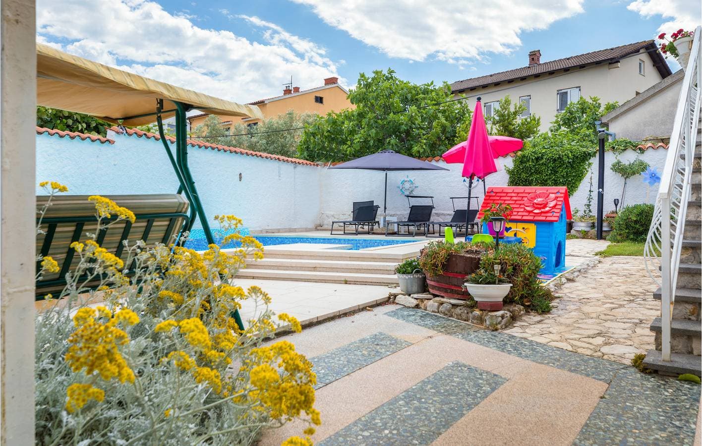 Foto 4 von 21: Gemütliche Ferienwohnung mit Pool, WLAN und Parkplatz, nur 2,5 km vom Strand entfernt