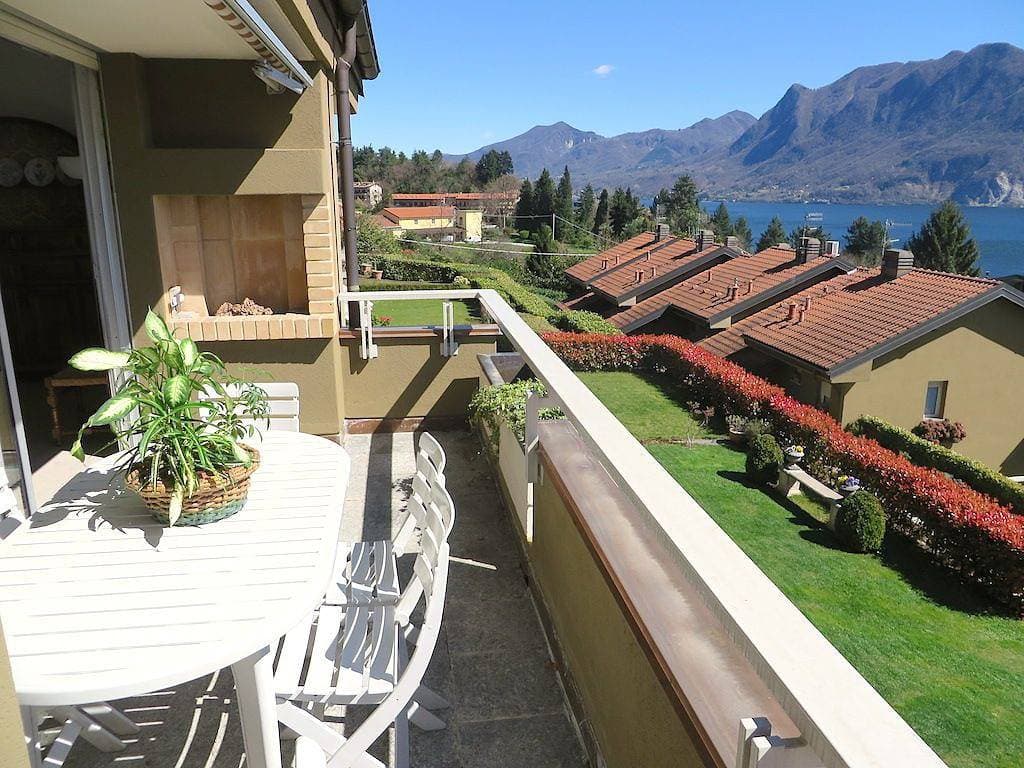 Foto 2 von 19: Selva 1 lake view apartment in Ghiffa with pool