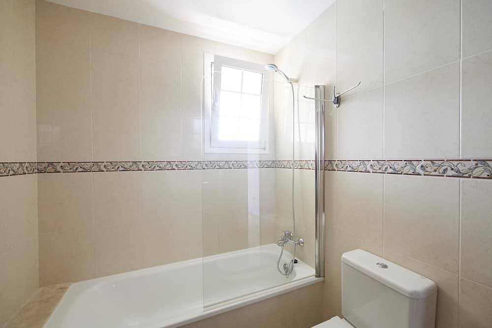 Foto 10 von 30: Meerblick !!! Moderne Wohnung in Strandnähe mit einem schönen großen Pool!