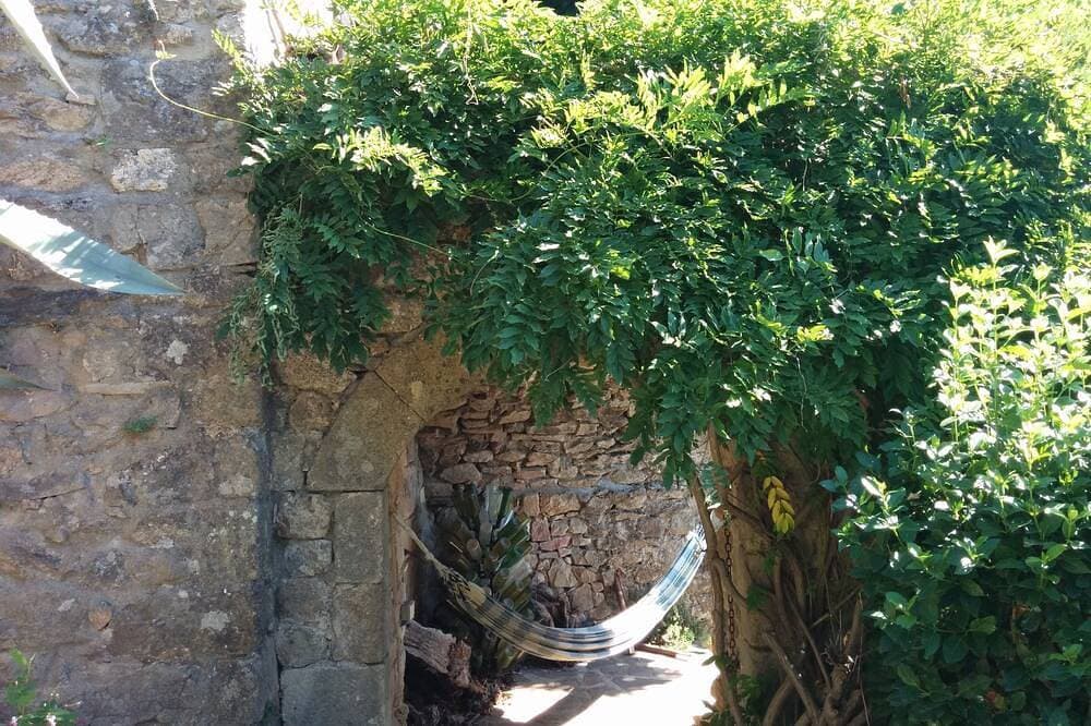 Foto 11 von 30: Wunderschön gelegenes authentisches Ferienhaus aus Naturstein mit kleinem Pool