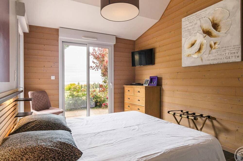 Foto 3 von 21: ZeitgenÃ¶ssische Villa mit Meerblick - Pers.
