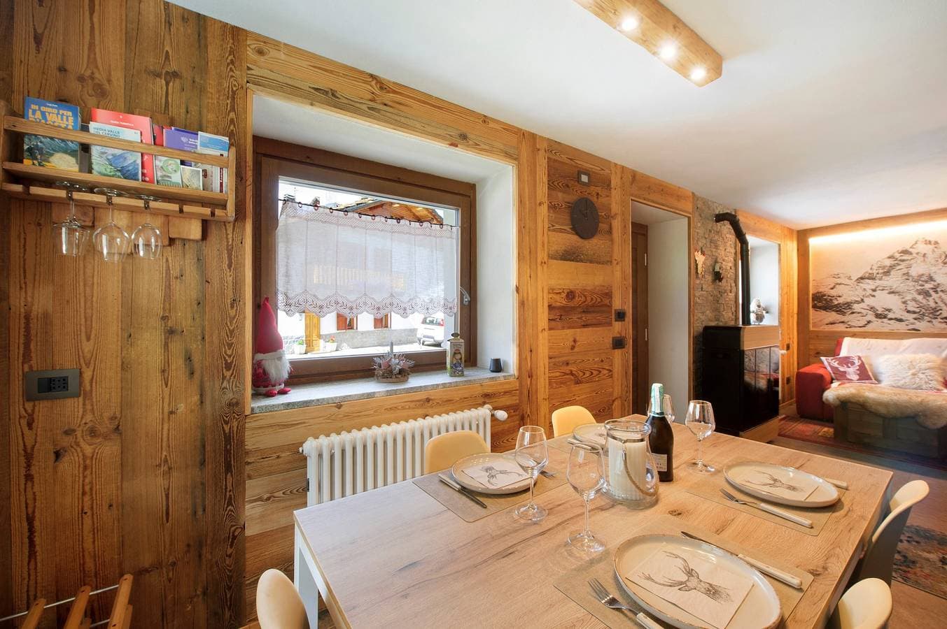 Foto 11 von 35: Ferienwohnung 'Le Rêve D'Emilie - Family House' mit Bergblick, Gemeinschaftsterrasse und WLAN