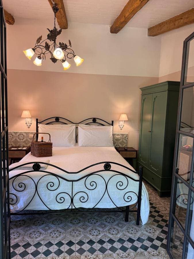 Foto 3 von 89: Double Room with Terrace