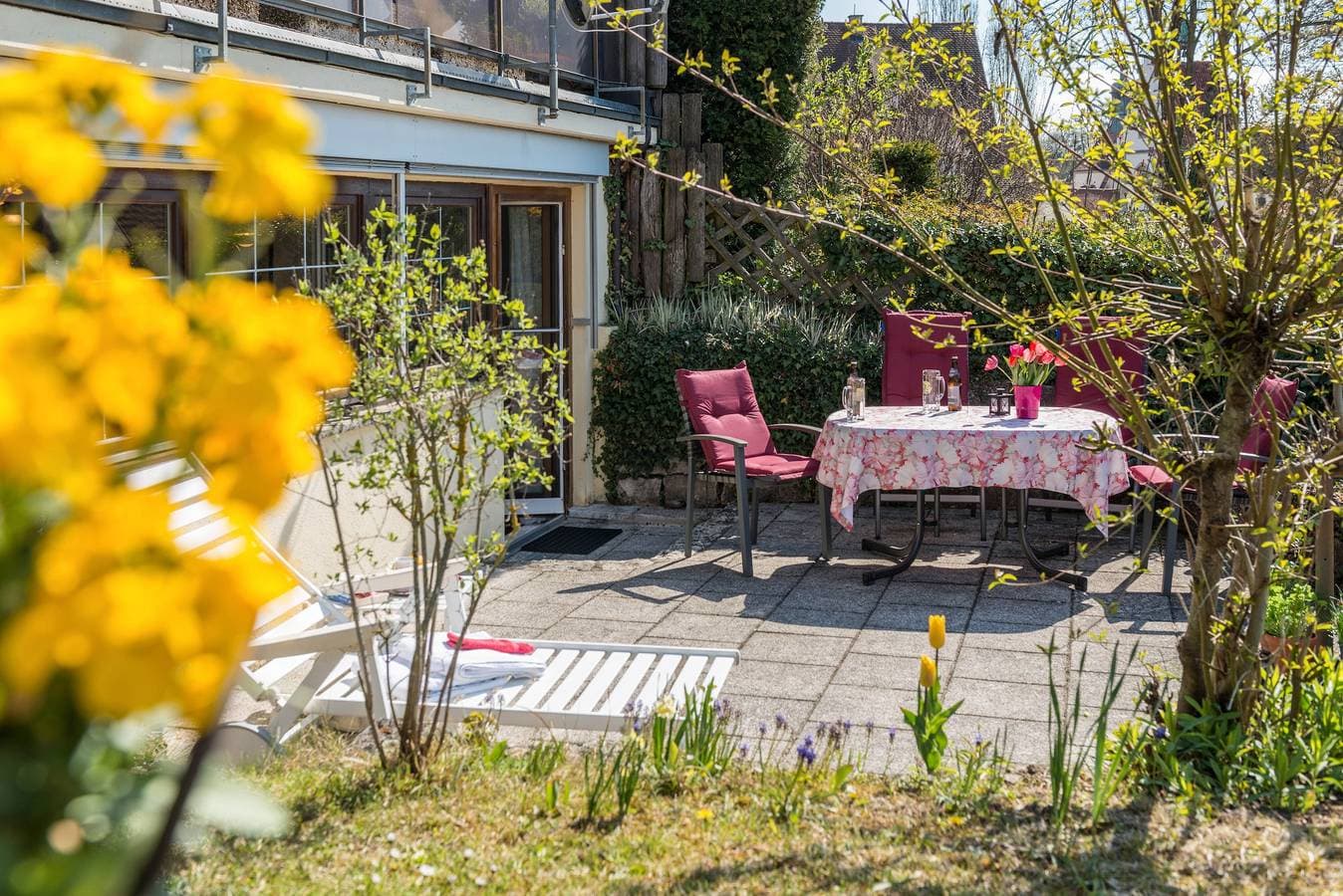 Foto 2 von 30: Ferienwohnung "Munding" mit Garten, Terrasse, Seeblick, Grill & Sat-TV