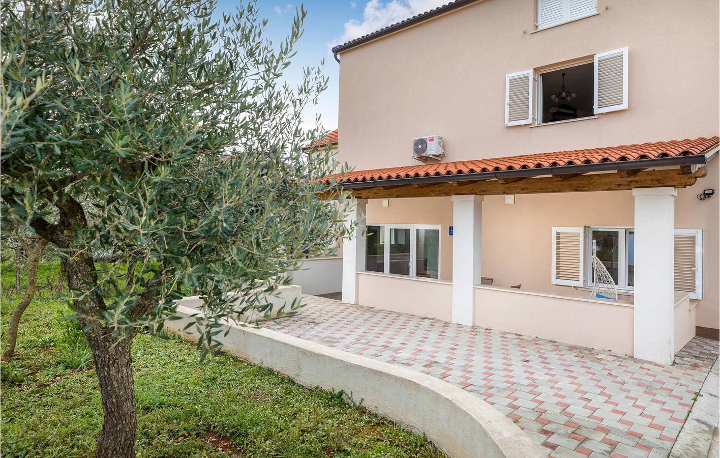 Modernes Apartment in Vodnjan: In Stadtnähe, WLAN & Terrasse 1