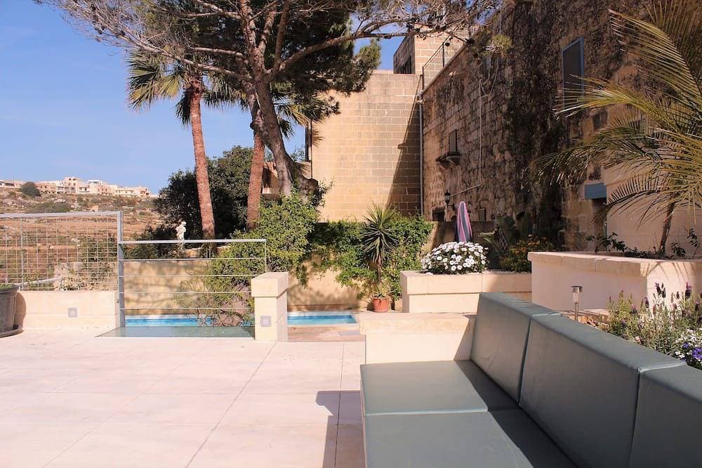 Foto 7 von 23: Bauernhaus mit privatem Swimmingpool, voller Charakter und Charme