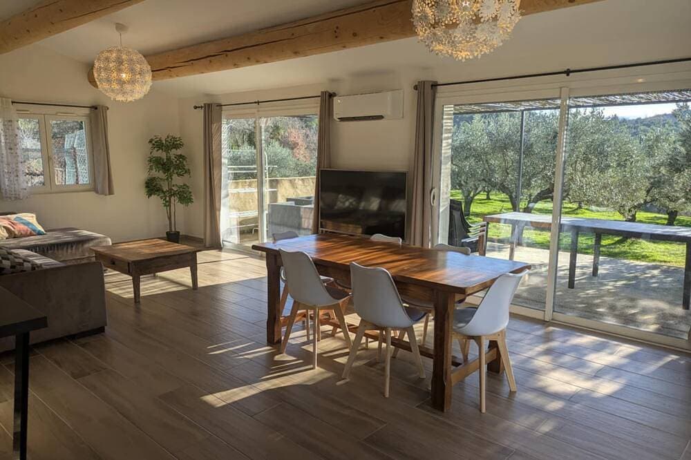 Foto 13 von 17: Large, relaxing gîte full of charm surrounded by olive trees - Pets welcome