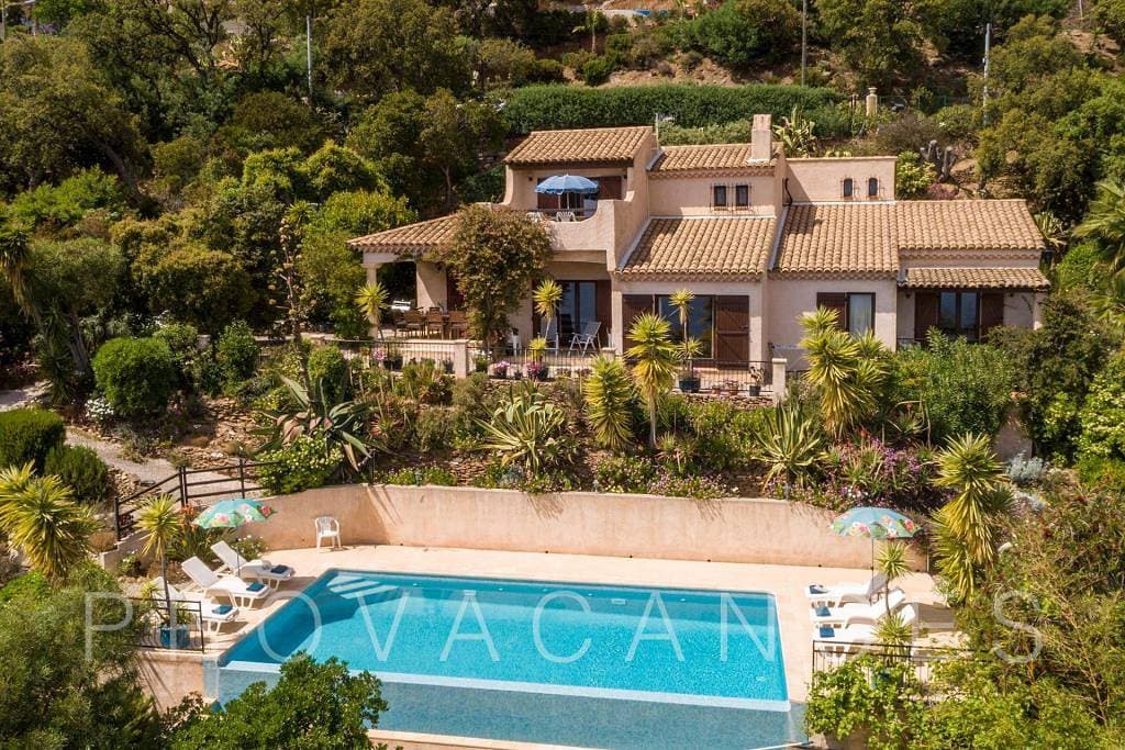 Foto 2 von 49: Villa mit Panoramablick auf das Mittelmeer in Rayol Canadel