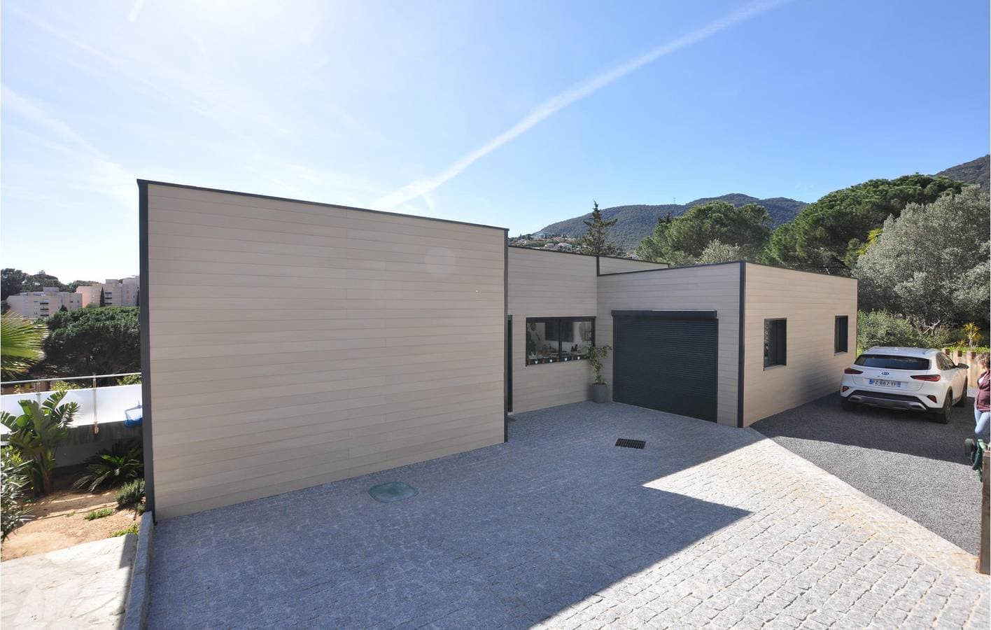 Rückzugsort am Strand: 108 qm mit Parkplatz, AC, Terrasse, Pool & Internet (900m zum Plage du Débarquement) 1