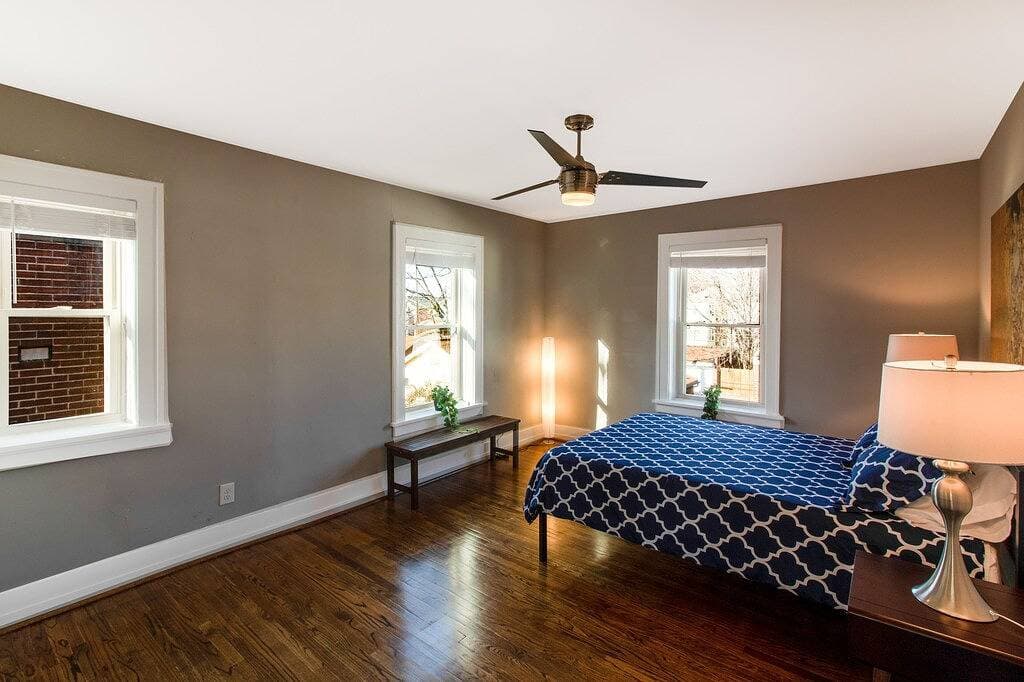 Foto 8 von 28: Chic Minimalist Gem w/ Fenced Backyard + W/D