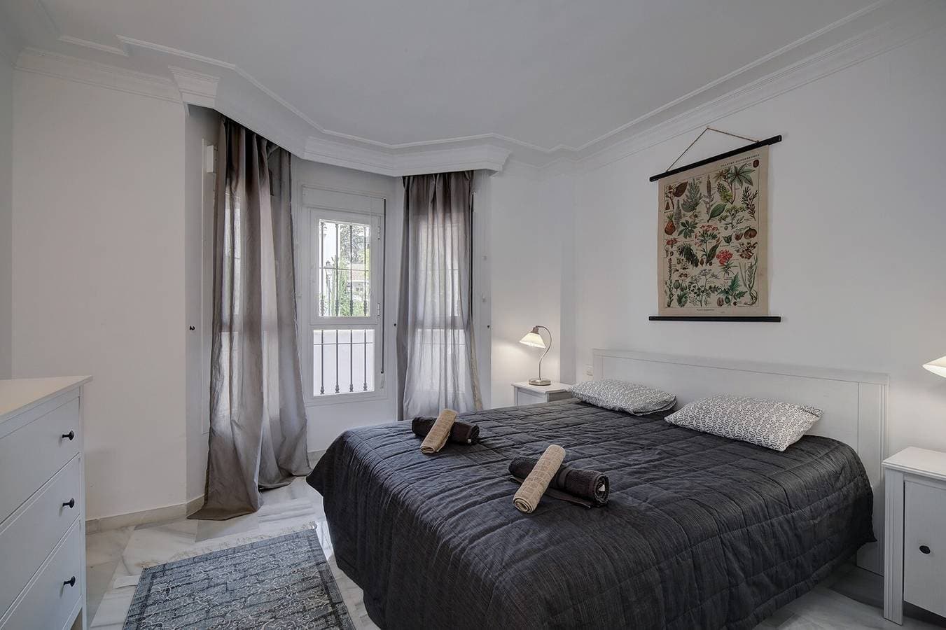 Foto 9 von 20: Apartment 'Wunderschön Neu Renovierte 3-Zimmer-Wohnung' mit Bergblick, WLAN und Klimaanlage