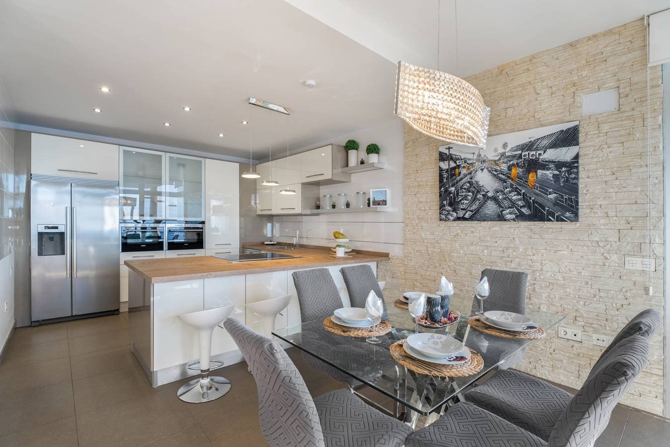 Foto 7 von 38: Ferienvilla 'Golden Horizon' mit Meerblick, Privat Pool und Wi-Fi