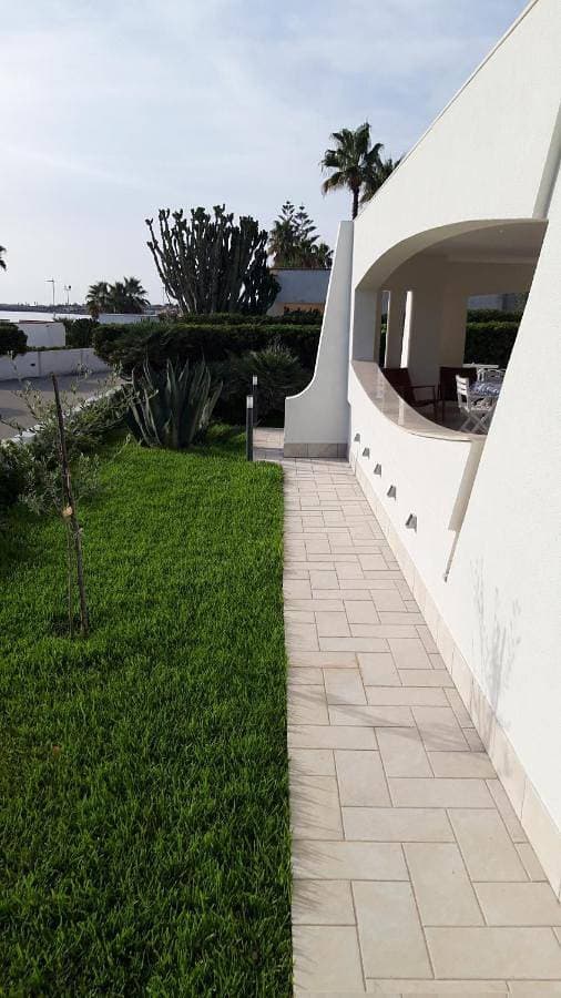 Foto 3 von 32: Villa with Sea View